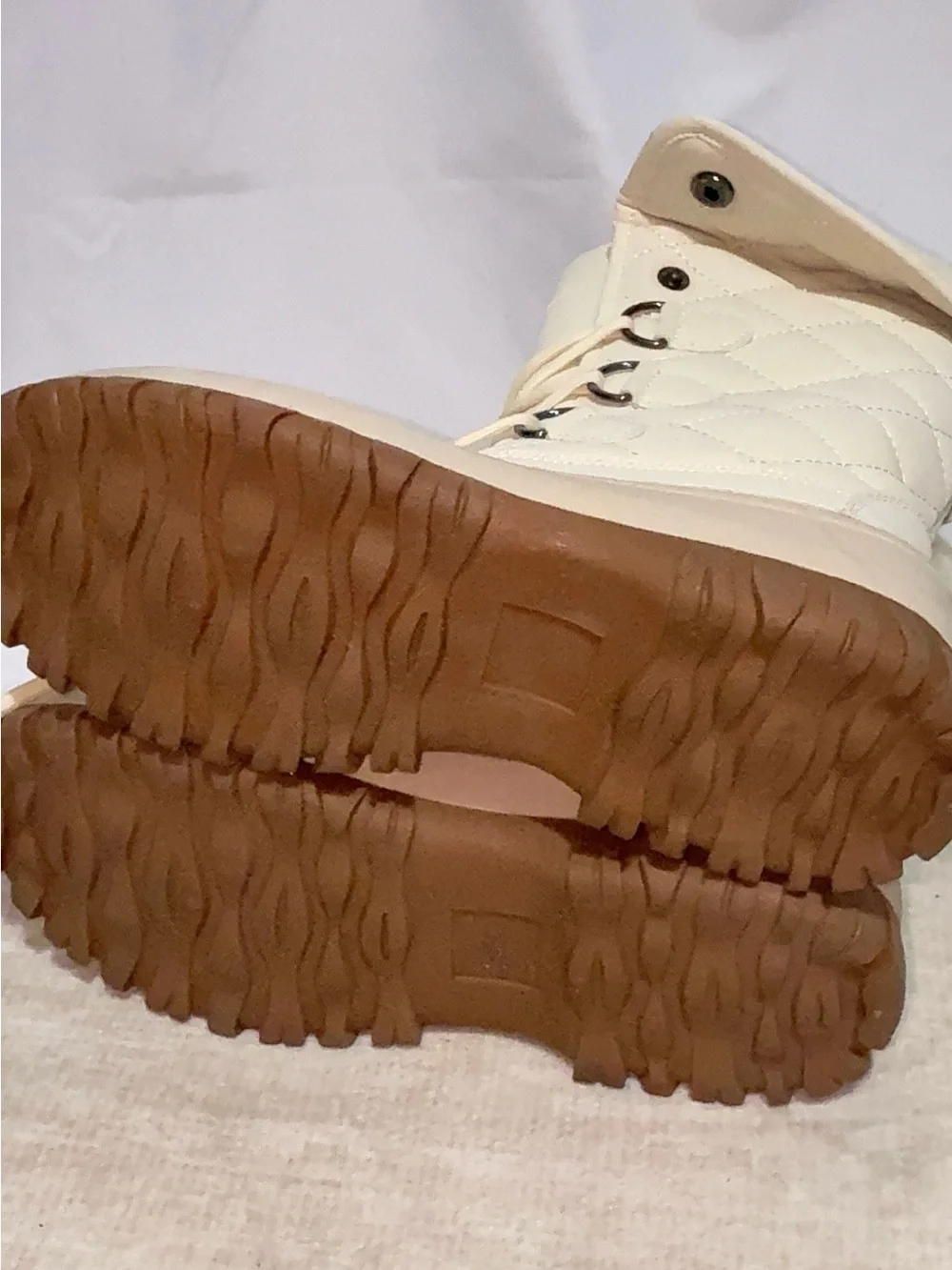 Dream Pairs Cream Waterproof Faux Shearling Lined Duck Snow Boots Size 6